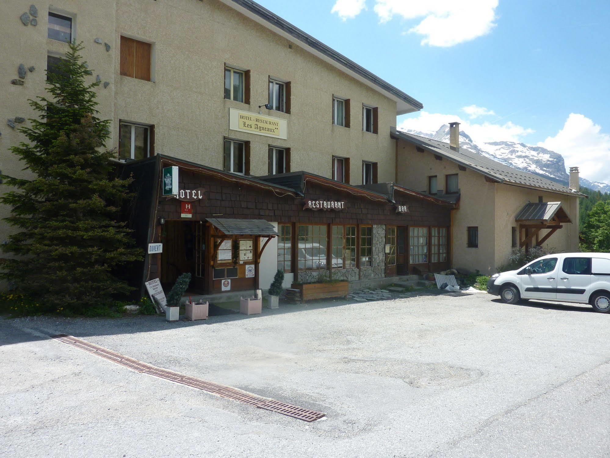 Les Agneaux Hotel Villar-d'Arene Bagian luar foto